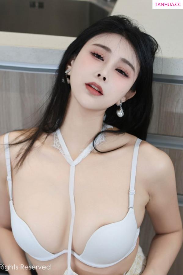   [XiuRen]高清写真图 2023.09.15 No.7391 草莓mm 妩媚美腿第23张图片